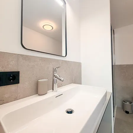 Aparthotel Blackhome Hauptbahnhof I Contactless Check-in Innsbruck