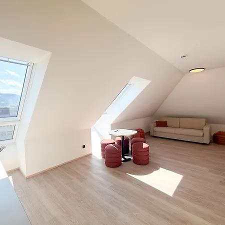 Blackhome Hauptbahnhof I Contactless Check-in Aparthotel