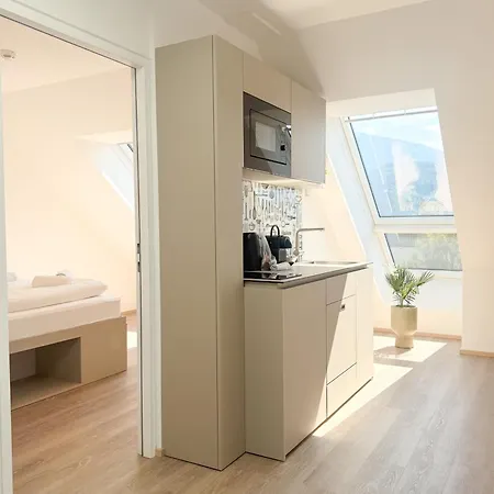 Blackhome Hauptbahnhof I Contactless Check-in 4*