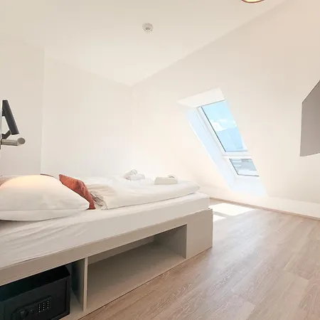 Blackhome Hauptbahnhof I Contactless Check-in 4* Innsbruck